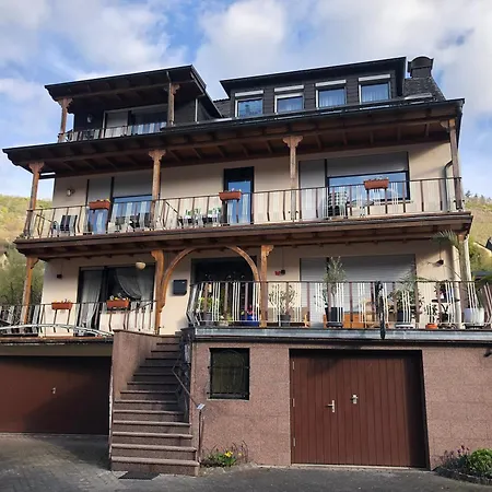 Pensjonat Haus Milaneva Klotten