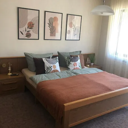 Pensjonat Haus Milaneva Klotten