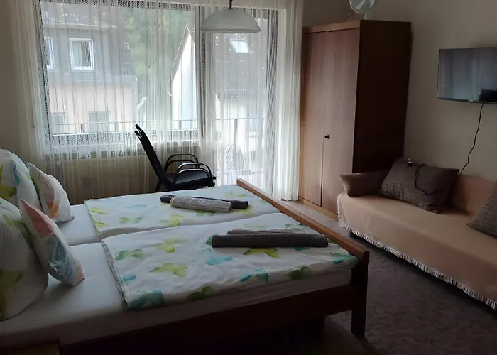 Konukevi Haus Milaneva 3*